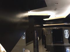 -英皇UA电影城(虹桥天地店)