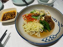 汉中三色凉皮-江城小馆陕南妈妈菜·全球旅行餐厅(钟楼店)
