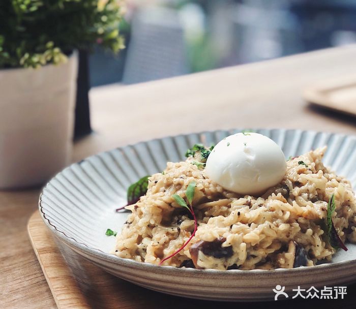 奎克咖啡Cuiqu(晶品店)法式波波蛋牛肝菌烩饭图片