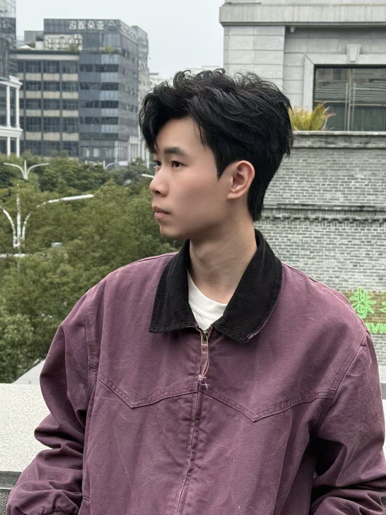 v 适合菱形脸,方脸,下巴短,额头窄的男生推荐试一下,
v偏瘦的男生