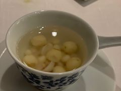 莲子百合鸡头米糖水-悦轩中餐厅·高空江景·杭州柏悦酒店