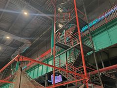 -极限PLAY运动娱乐新世界·团建派对表演休闲馆·室内高空游乐园