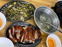 -四更周店烤乳猪