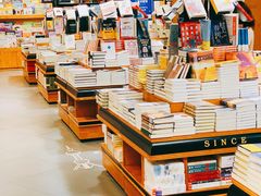 -西西弗书店&矢量咖啡(凯德晶萃广场店)