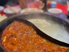 重庆经典鸳鸯锅底-重庆三峡火锅城(梅林店)