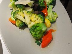 清炒什锦蔬菜-麻六记(新天地店)