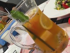 -樱花里音乐餐吧·牛扒椰子鸡(东圃店)