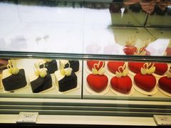 -罗红摄影艺术馆