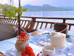杨梅鳕鱼球-柳莺湖上·湖景餐厅·江南菜(西湖店)