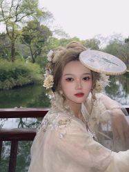 -一揽芳华汉服旗袍体验馆(拙政园店)