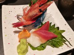 -铭牛烧肉·和牛海鲜自助(高新月牙湖店)