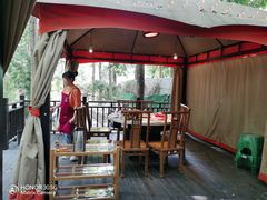 -二荆条·蜀鲜汇城市森林火锅