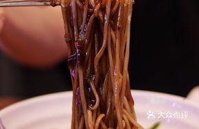 Stir-Fried Noodles with Sauce