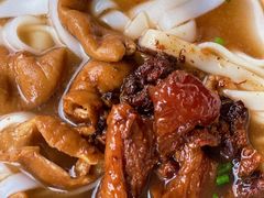 牛腩拼猪肠粉-海幢瑞芳饮食店