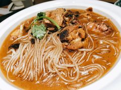 小鸡炖蘑菇-上关雪東北菜(中房金谊店)