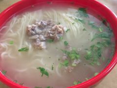 -亮亮面馆(经六路店)