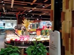 -中百仓储超市有限公司(越秀星汇维港店)