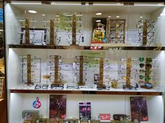 -MiRi眼镜连锁·蔡司·尼康控优点合作店(莘庄店)
