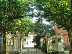 医院大院门口-上海市眼病防治中心(康定路院区)