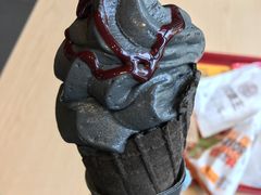 酷黑火山红丝绒新地（黑芝麻）-汉堡王(北京三里屯购物中心)