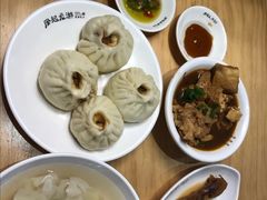 老面土猪肉包-凤起龙游老面包子(凯德晶品店)