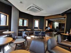 大堂-星巴克(红房子店)