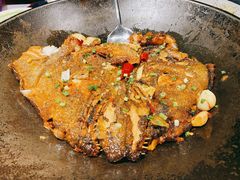 锅烧深海碟鱼头-大份-开海·红岛海鲜虾水饺(石老人店)