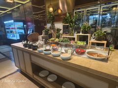 -大中华希尔顿酒店-念自助餐·嗨啤·小龙虾