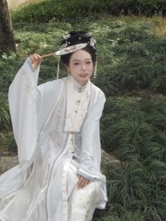 -一揽芳华汉服旗袍体验馆(拙政园店)