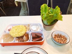 -猪三哥肥肠鸡川菜小炒