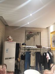 -威思丽高温瑜伽会馆