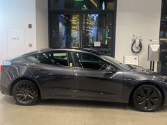 -TESLA 特斯拉(上海太古汇体验店)