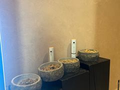 -灸春堂·艾灸·痛症·整脊连锁(之江银泰店)