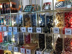 零售区-VENCHI 闻绮(上海佛罗伦萨小镇店)
