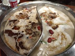 -亿诣蝎府炸酱面羊蝎子火锅(酷车小镇店)