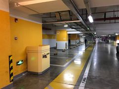 -万象城-停车场