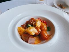 菠萝咕噜肉-富力丽思卡尔顿酒店·丽轩中餐厅