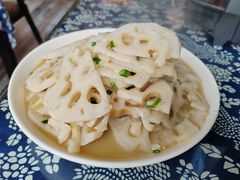 -临江餐馆二楼美食部落