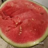 脆甜。我妈烧了一大盘鸡爪子。这个是我嫂子的最爱