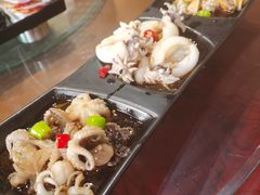 -东来菜馆•手抓海鲜家常菜•海鲜锅贴(鸽子窝店)