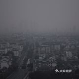 阴雨天的富达大夏[发呆]