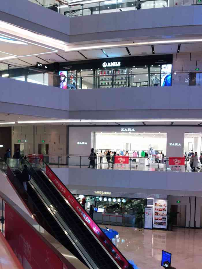 世纪汇广场-"无意间发现的1192弄老上海风情街地下民.