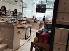 -钟书阁(群光广场店)