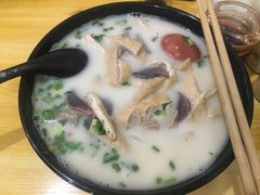 -津津老鸭粉丝馆(正东路店)