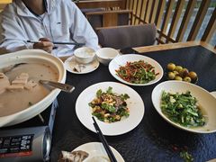 -鱼鲜饭香·招牌汽锅剁椒鱼头王