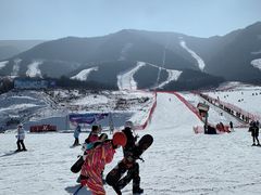 -鳌山滑雪度假区