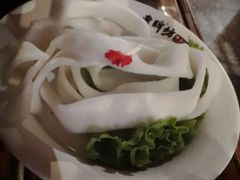 -老牌坊云南鱼豆花火锅(哈西万达店)