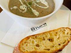 奶油蘑菇汤-UPPER KITCHEN(延安路店)