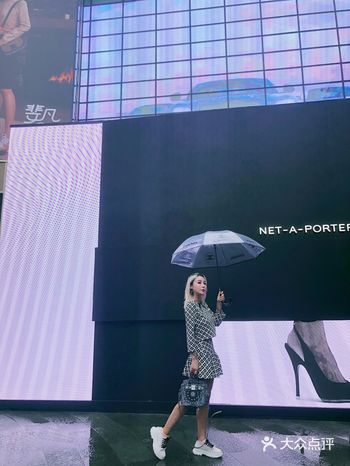 新天地偶遇NET-A-PORTER线下快闪店