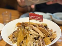 -头上红煨盐鸡·非遗院子餐厅